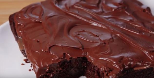 KRUPS Nutella Mocha Poke Cake KRUPS Nutella Mocha Poke Cake